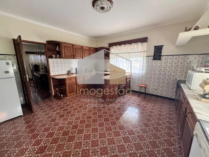 Moradia T4 para Venda em Cornes Foto 27