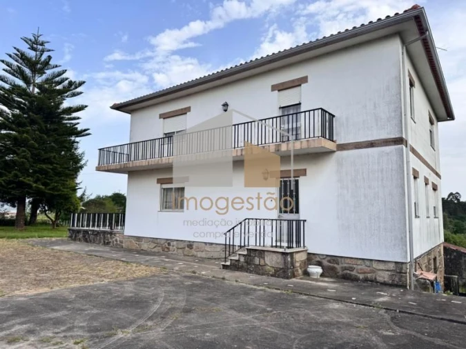 Moradia T4 para Venda em Cornes Foto 25