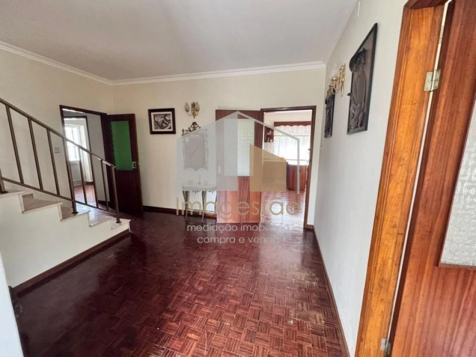 Moradia T4 para Venda em Cornes Foto 12