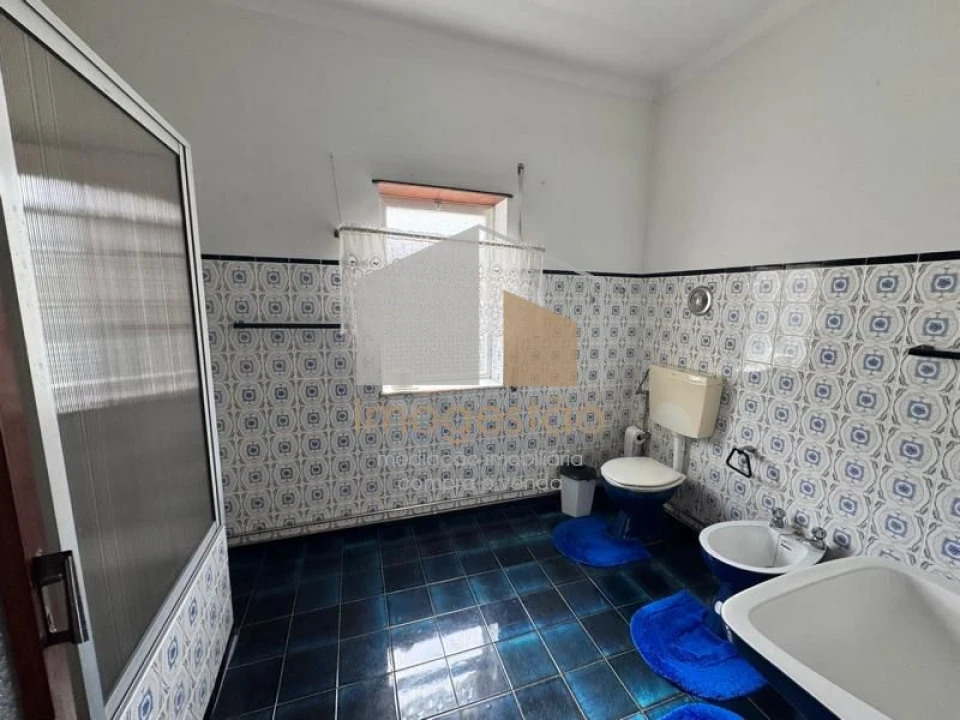 Moradia T4 para Venda em Cornes Foto 19