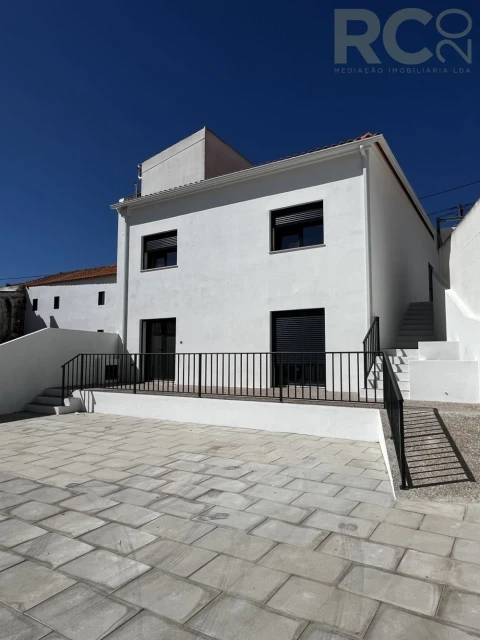 Moradia T3 para Venda em Santa Maria, São Pedro e Matacães