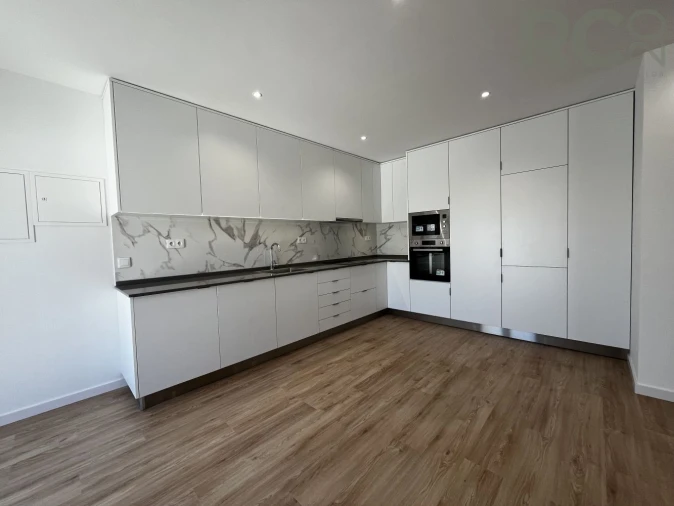 Moradia T3 para Venda em Santa Maria, São Pedro e Matacães Foto 11