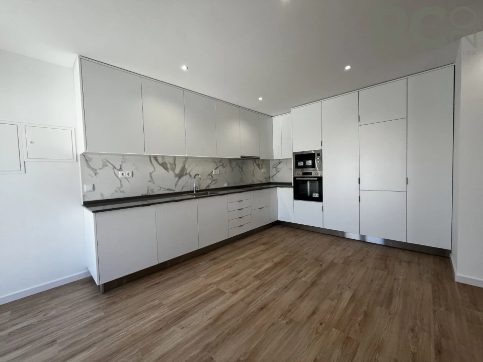 Moradia T3 para Venda em Santa Maria, São Pedro e Matacães Foto 11