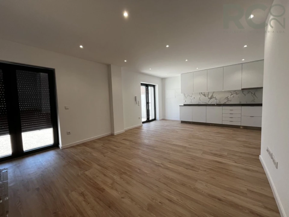 Moradia T3 para Venda em Santa Maria, São Pedro e Matacães Foto 13