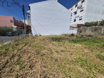 Terreno para Venda em Pontinha e Famões