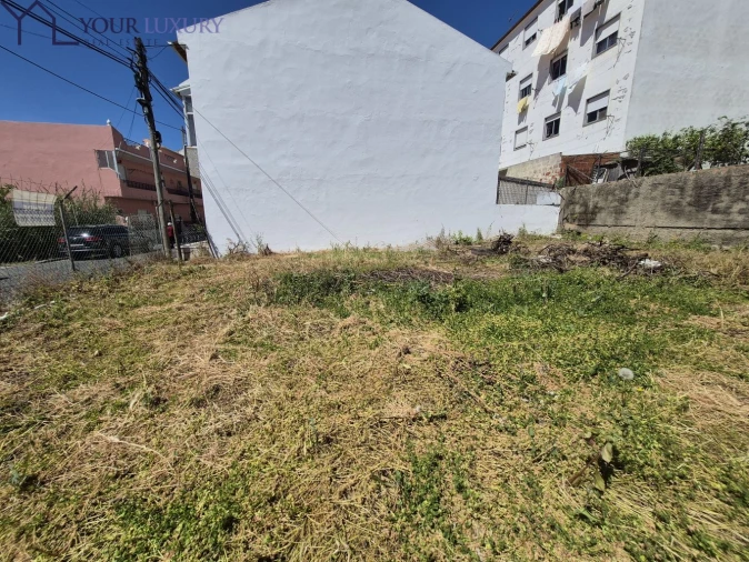 Terreno para Venda em Pontinha e Famões Foto 6