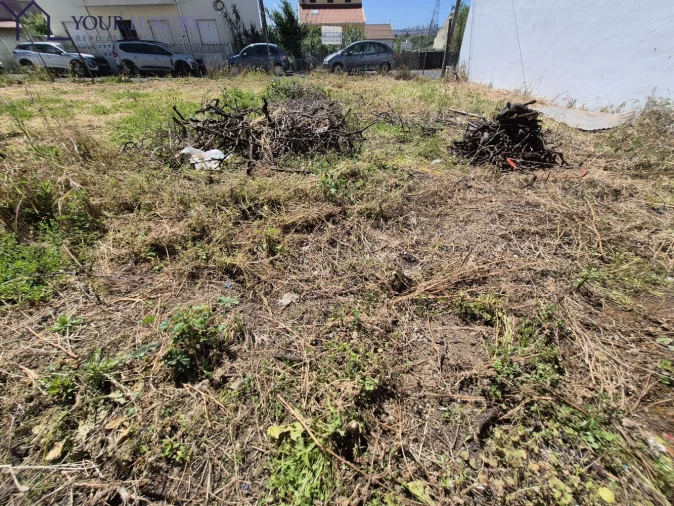 Terreno para Venda em Pontinha e Famões Foto 7