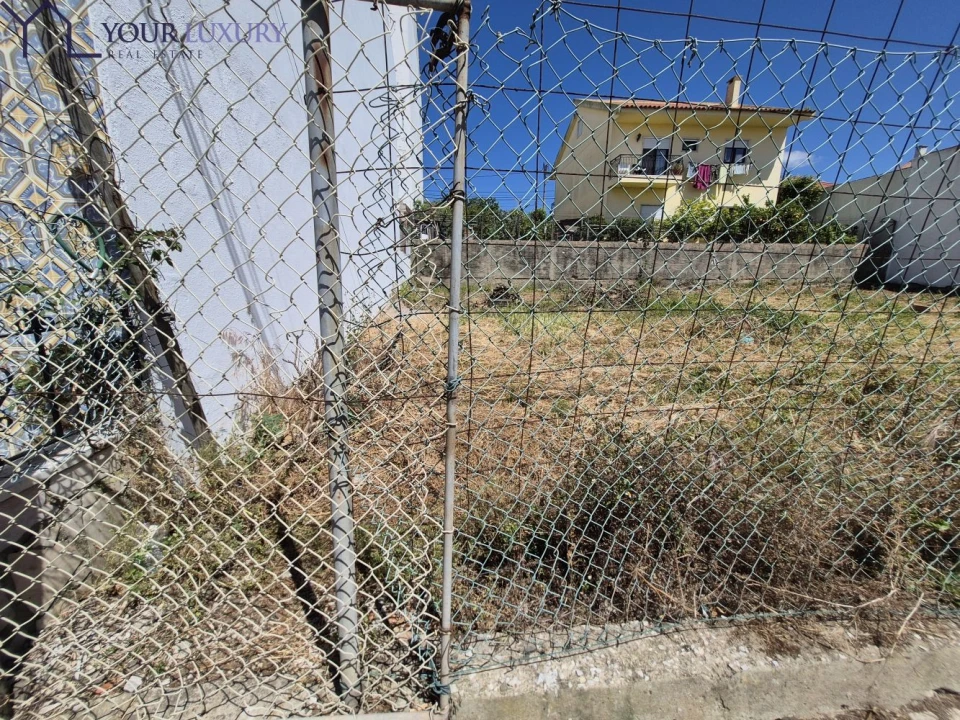 Terreno para Venda em Pontinha e Famões Foto 14