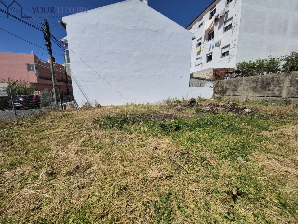 Terreno para Venda em Pontinha e Famões Foto 5