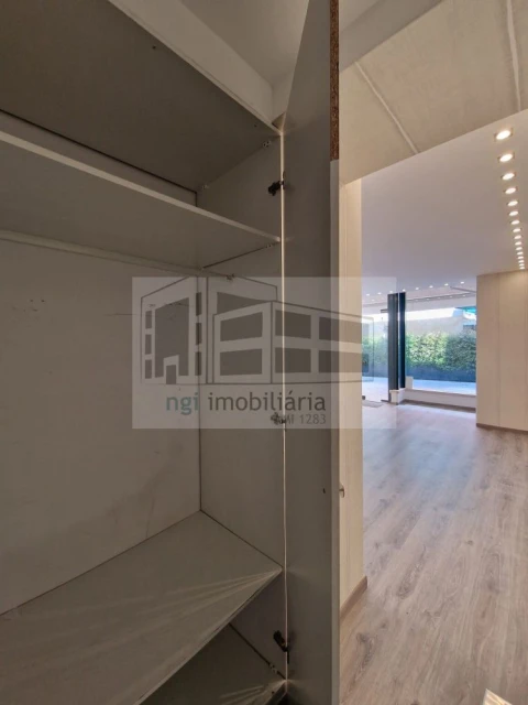 Loja para Venda em Santo António