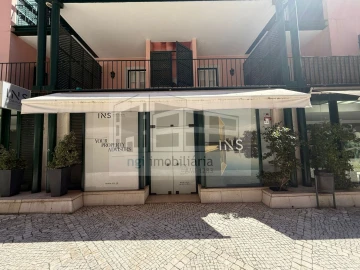 Loja para Venda em Santo António