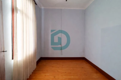 Moradia T3 para Venda em Retorta e Tougues