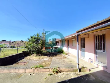 Moradia T3 para Venda em Retorta e Tougues