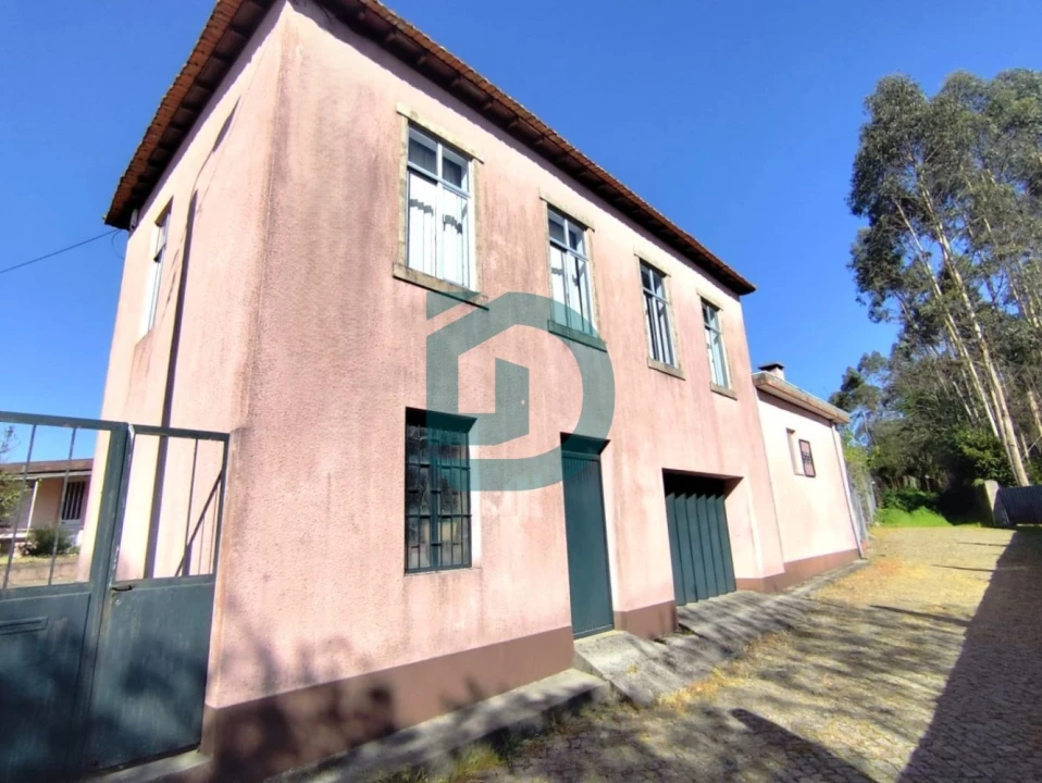 Moradia T3 para Venda em Retorta e Tougues Foto 1