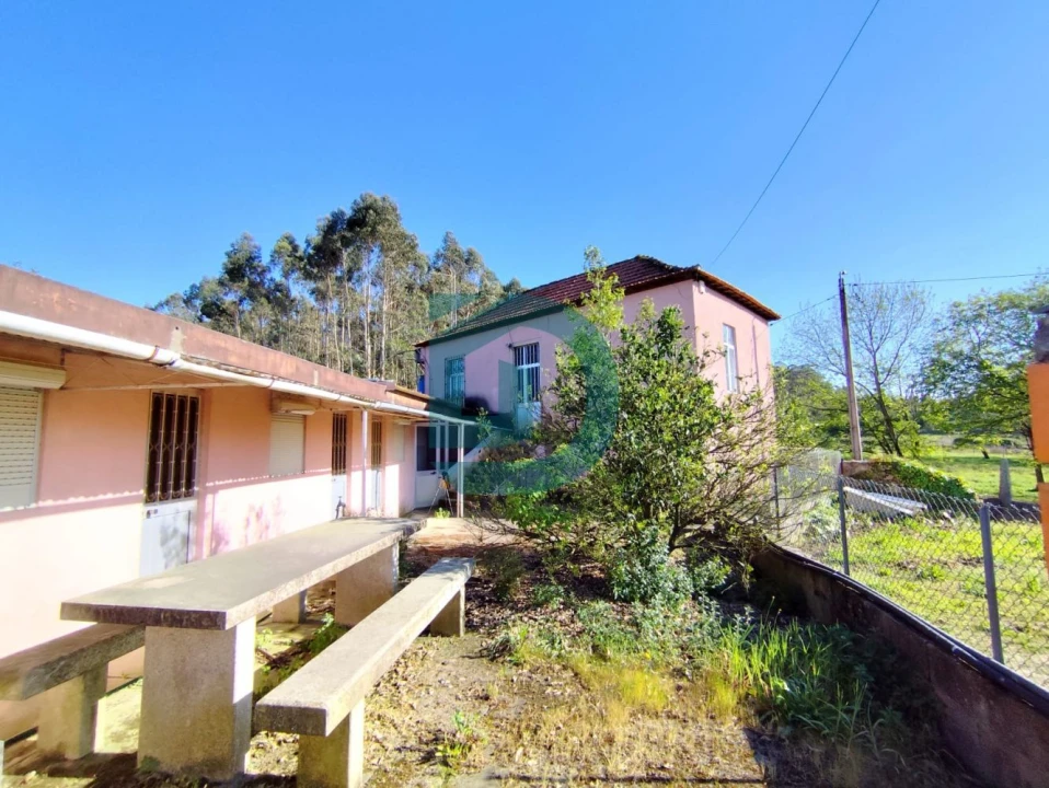 Moradia T3 para Venda em Retorta e Tougues Foto 2