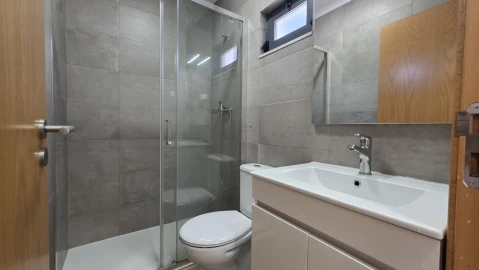 Moradia T2 para Venda em Igreja Nova do Sobral