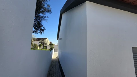 Moradia T2 para Venda em Igreja Nova do Sobral