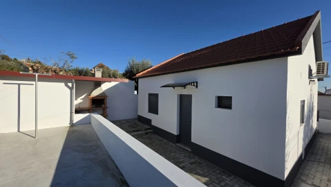 Moradia T2 para Venda em Igreja Nova do Sobral