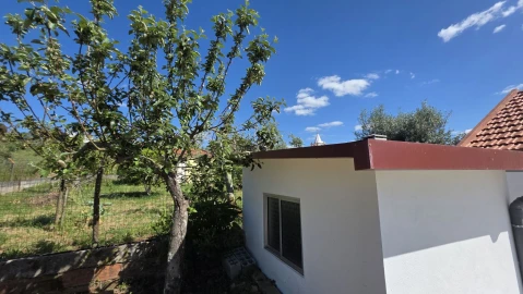 Moradia T2 para Venda em Igreja Nova do Sobral