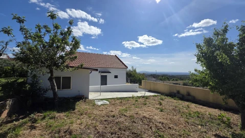 Moradia T2 para Venda em Igreja Nova do Sobral