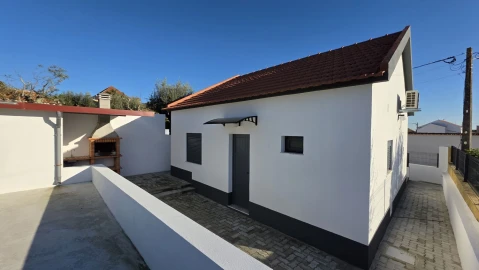 Moradia T2 para Venda em Igreja Nova do Sobral