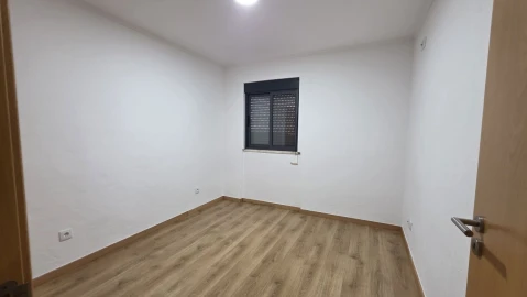 Moradia T2 para Venda em Igreja Nova do Sobral