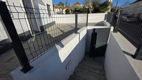 Moradia T2 para Venda em Igreja Nova do Sobral