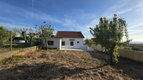 Moradia T2 para Venda em Igreja Nova do Sobral