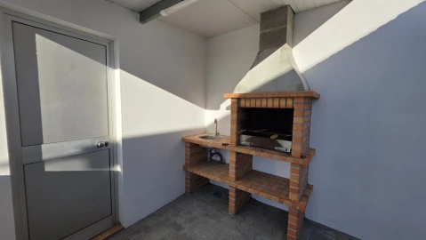 Moradia T2 para Venda em Igreja Nova do Sobral