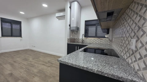 Moradia T2 para Venda em Igreja Nova do Sobral