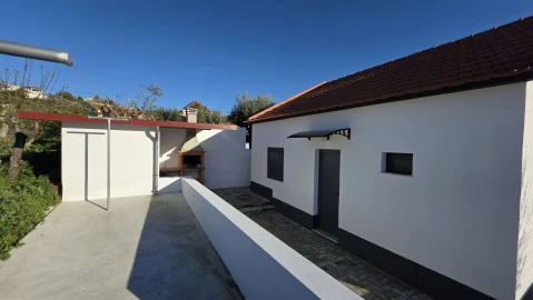 Moradia T2 para Venda em Igreja Nova do Sobral