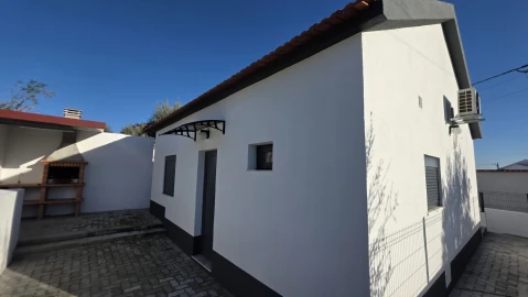 Moradia T2 para Venda em Igreja Nova do Sobral