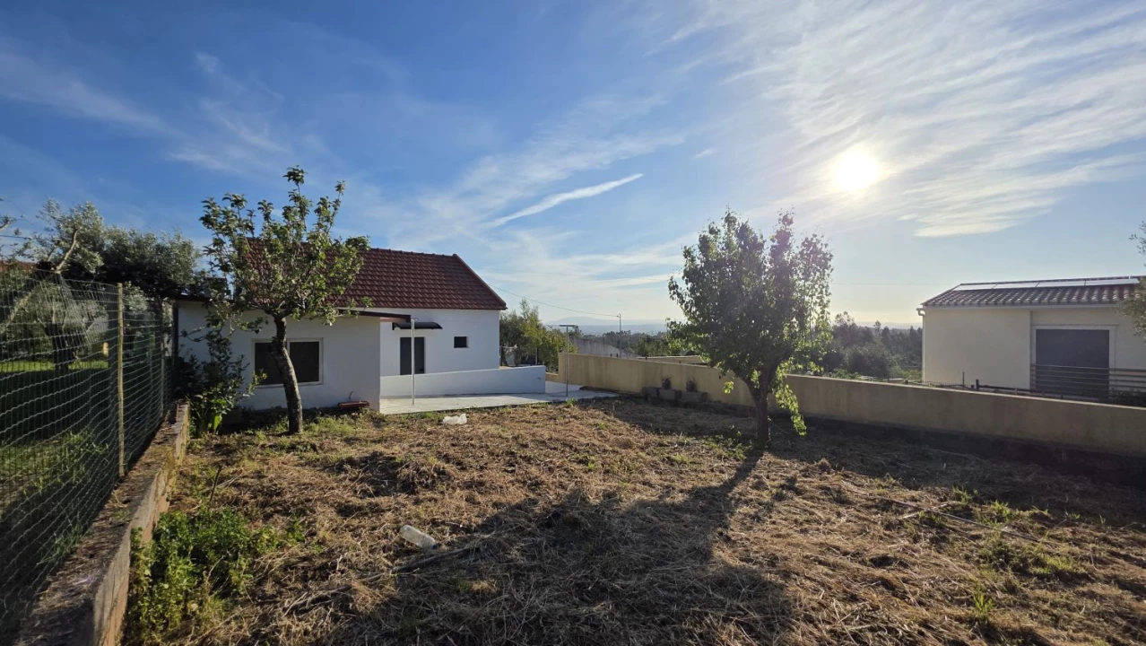 Moradia T2 para Venda em Igreja Nova do Sobral Foto 26