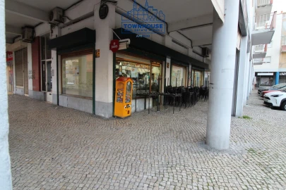 Loja para Trespasse em Pontinha e Famões