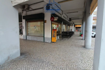 Loja para Trespasse em Pontinha e Famões