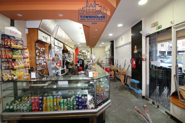 Loja para Trespasse em Pontinha e Famões Foto 12