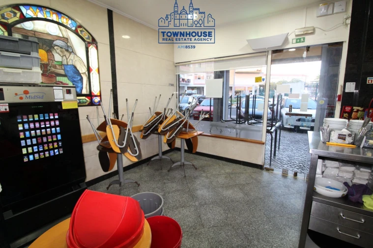 Loja para Trespasse em Pontinha e Famões Foto 26