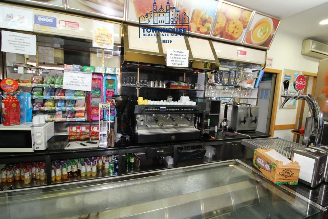 Loja para Trespasse em Pontinha e Famões Foto 18