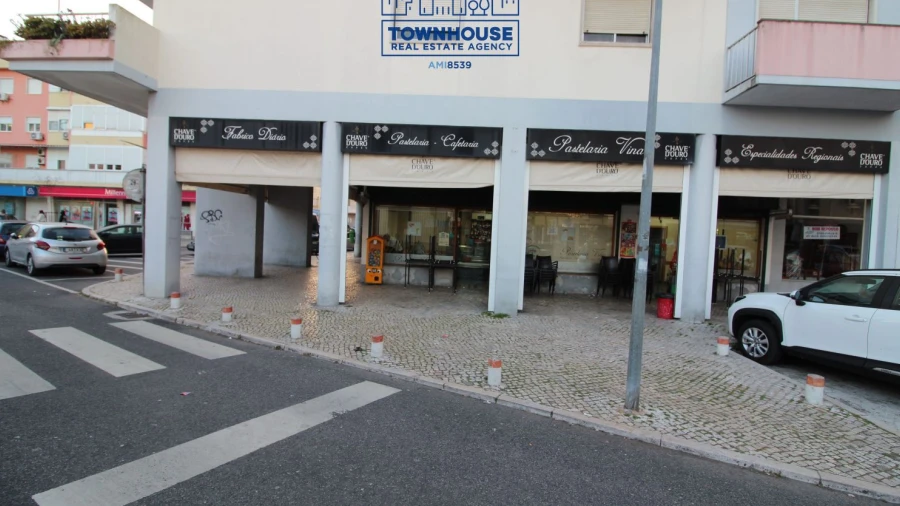 Loja para Trespasse em Pontinha e Famões