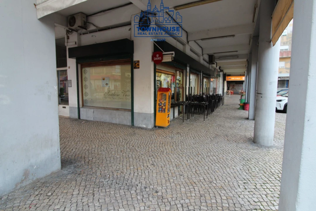 Loja para Trespasse em Pontinha e Famões Foto 6