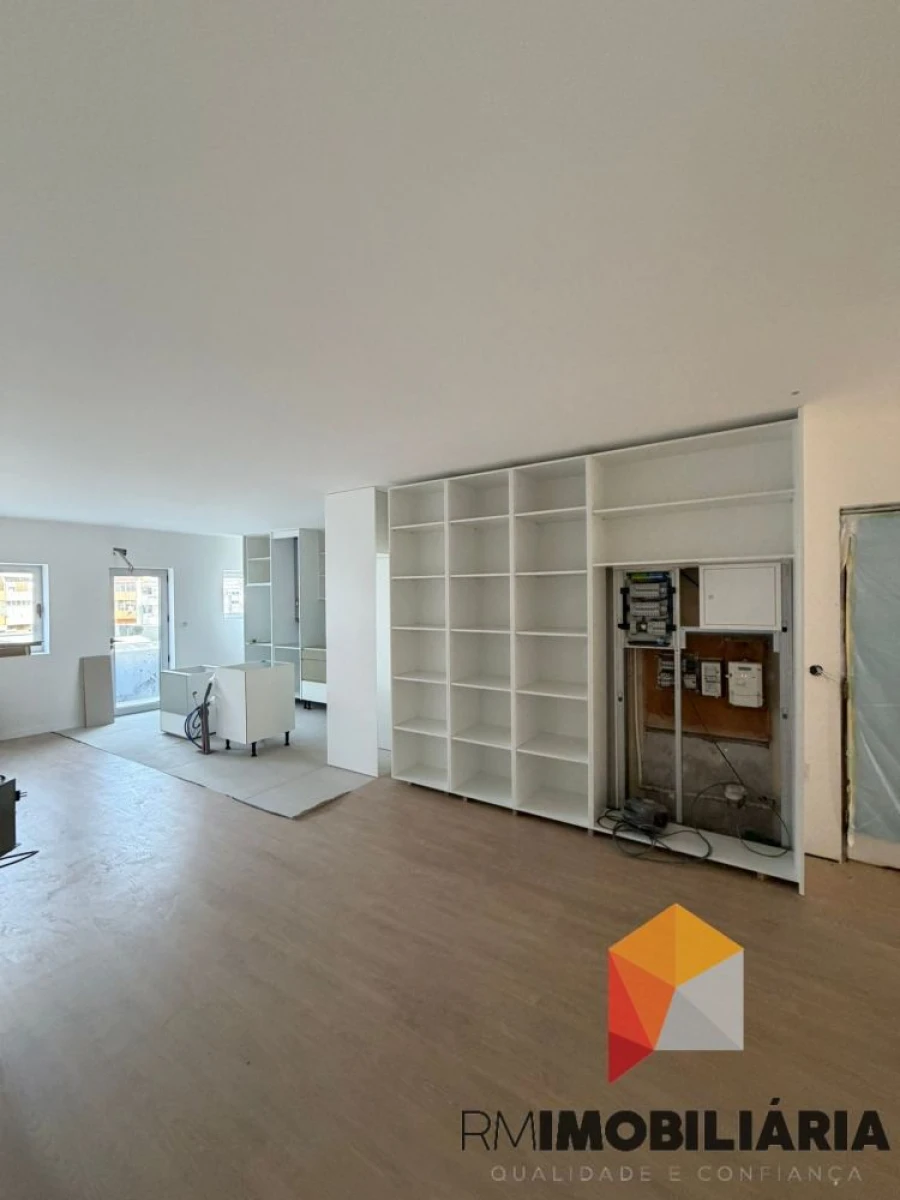 Apartamento T2 para Venda em Paranhos Foto 17
