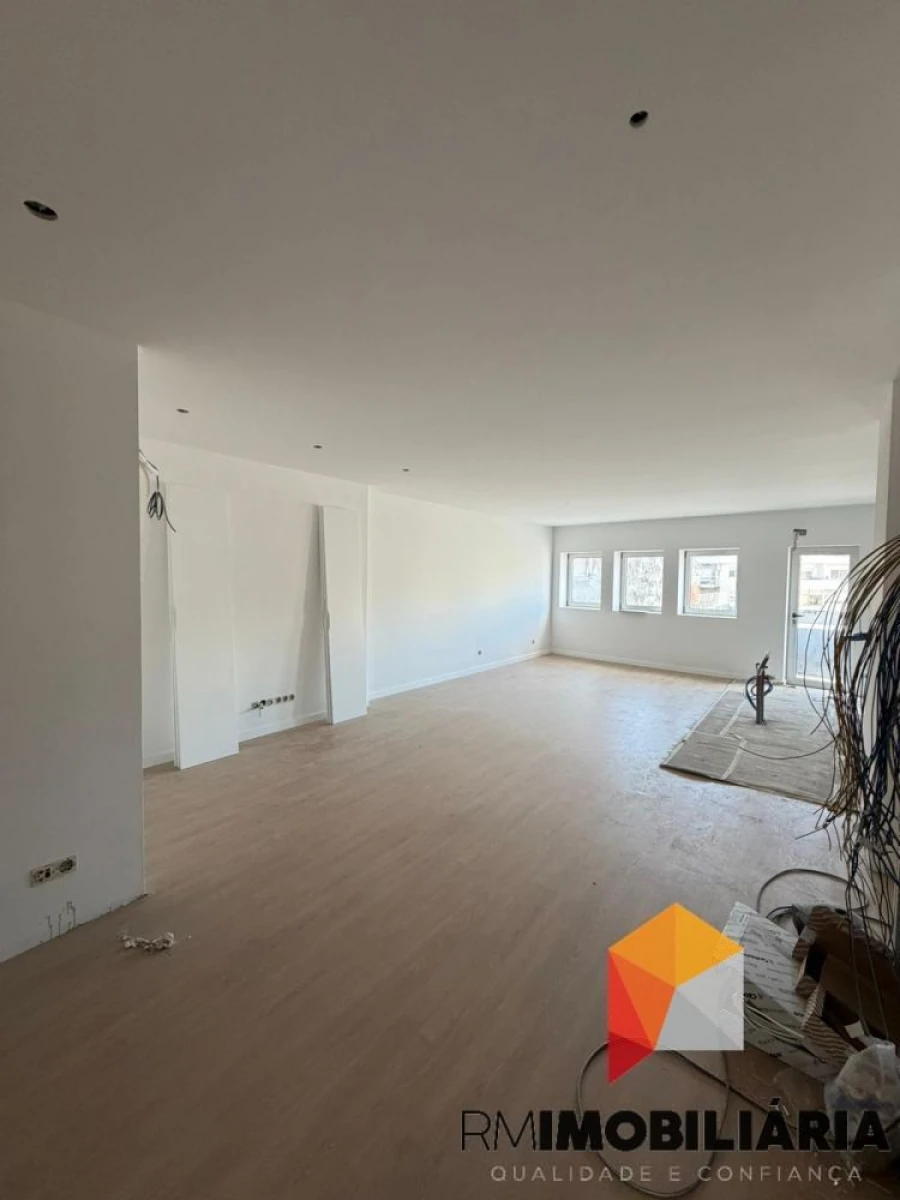 Apartamento T2 para Venda em Paranhos Foto 16