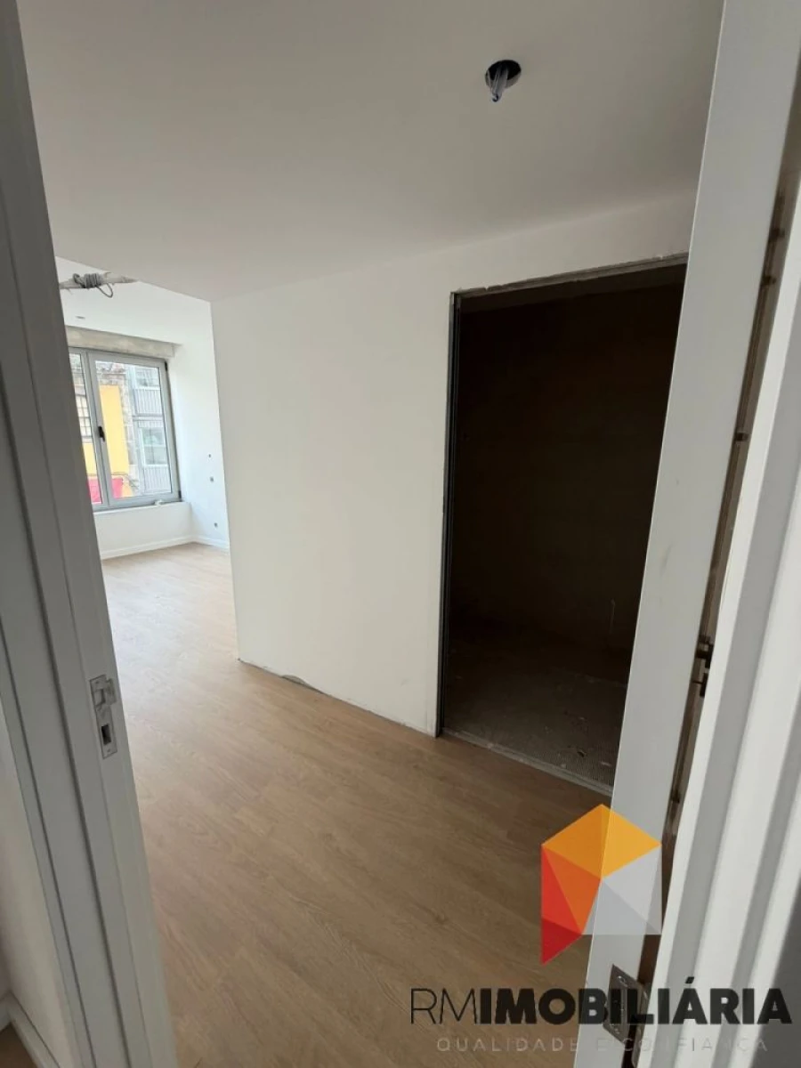 Apartamento T2 para Venda em Paranhos Foto 7