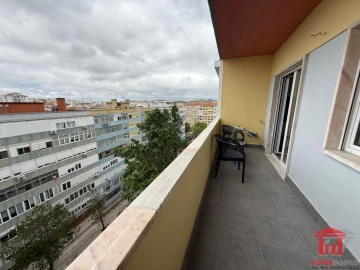 Apartamento T3 para Venda em Benfica