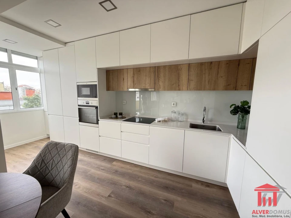 Apartamento T3 para Venda em Benfica Foto 3