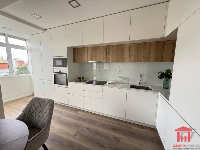 Apartamento T3 para Venda em Benfica Foto 3