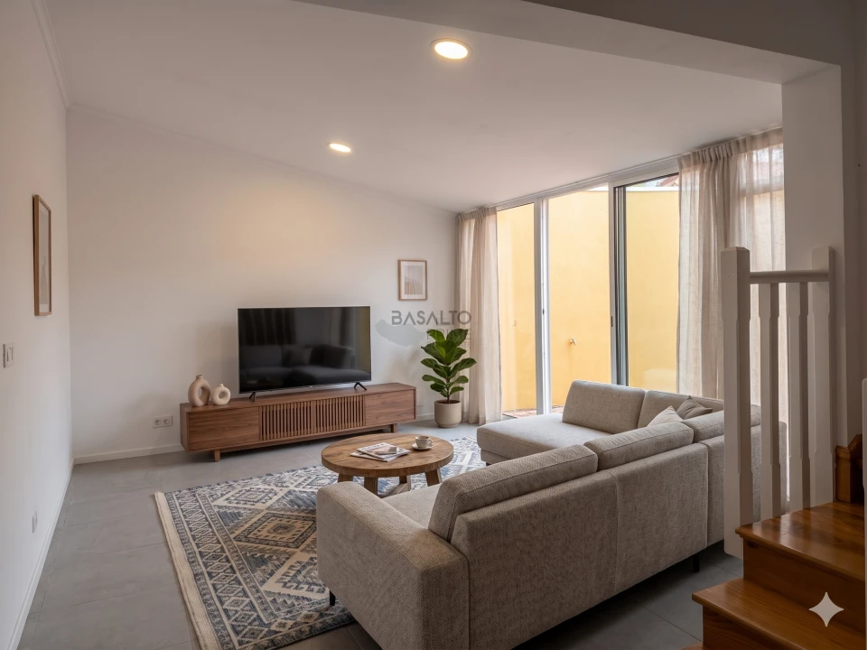 Moradia T2 para Venda em Funchal (Santa Luzia) Foto 3