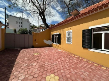 Moradia T2 para Venda em Funchal (Santa Luzia)