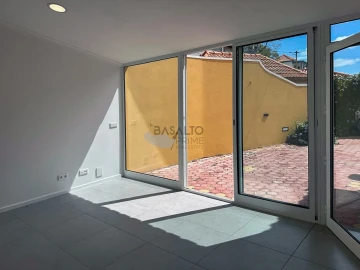 Moradia T2 para Venda em Funchal (Santa Luzia)