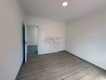 Moradia T2 para Venda em Funchal (Santa Luzia)